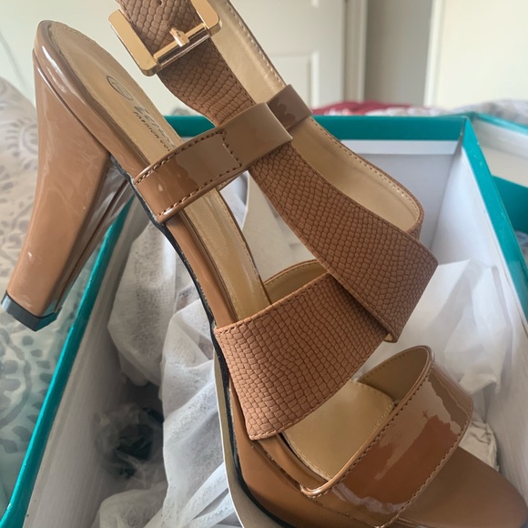 Shoes - Picture 3 of 4